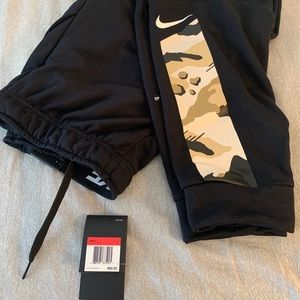 Nike Fleece Black w/Camo Size Large